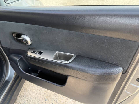 2012 Nissan Versa 1.8 S