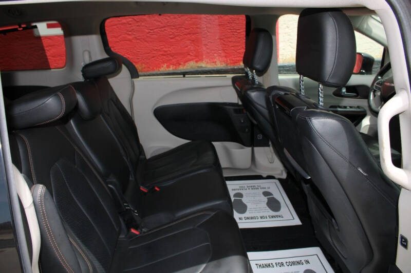 2017 Chrysler Pacifica Touring-L Plus