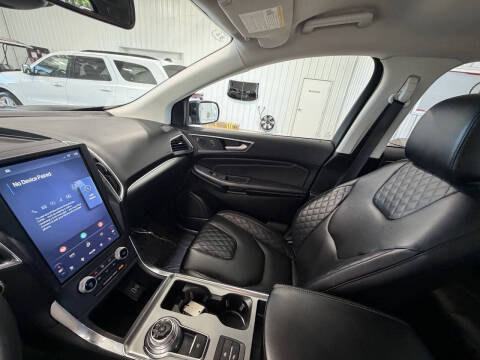 2023 Ford Edge Titanium