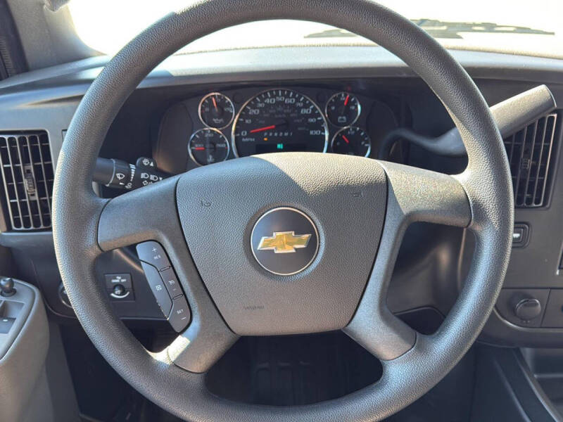 2025 Chevrolet Express 2500