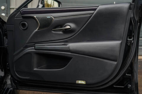 2020 Lexus ES 300h Ultra Luxury