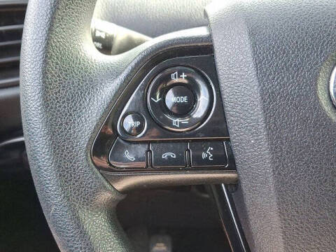 2022 Toyota Prius LE