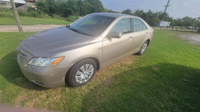 2009 Toyota Camry for sale at LEE'S MOTOR CO LLC in San Antonio, TX