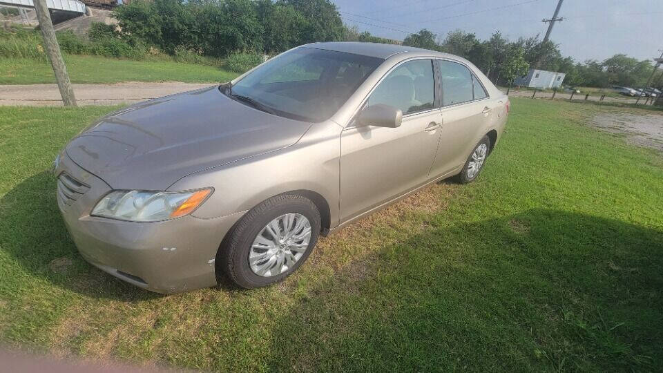 2009 Toyota Camry for sale at LEE'S MOTOR CO LLC in San Antonio, TX