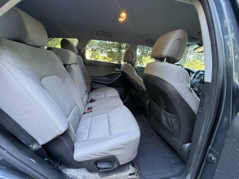 2018 Hyundai Santa Fe SE