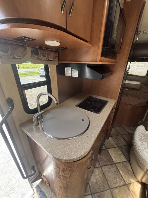 2014 Thor Motor Coach Citation 24sa