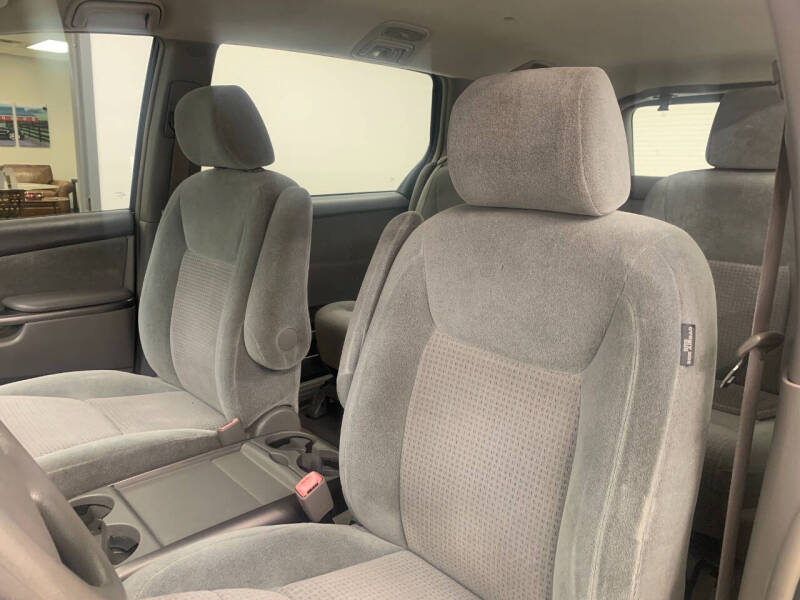 2008 Toyota Sienna LE 7-Passenger
