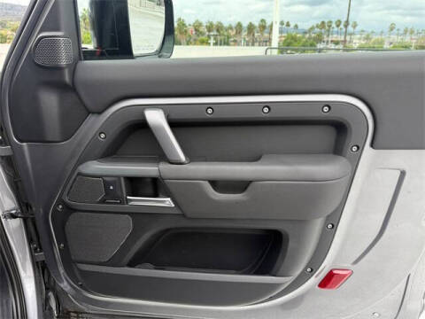 2024 Land Rover Defender 90 P400 X-Dynamic SE