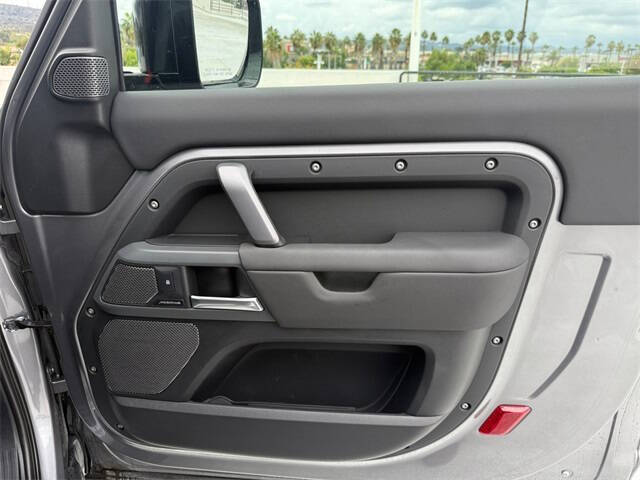 2024 Land Rover Defender 90 P400 X-Dynamic SE