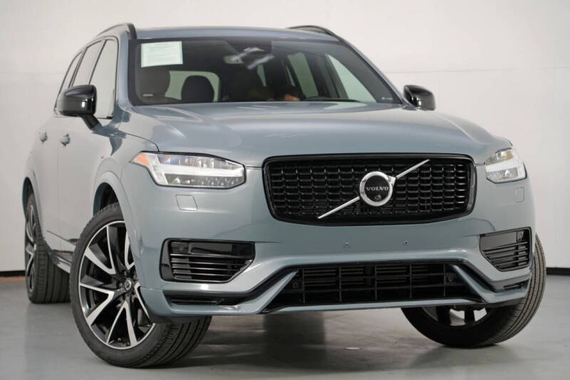 2023 Volvo XC90 Recharge T8 Ultimate Dark Theme