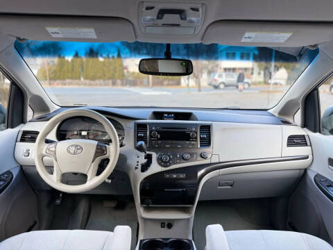 2011 Toyota Sienna