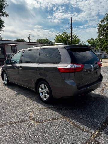 2015 Toyota Sienna LE 8-Passenger