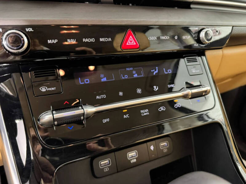 2024 Kia Carnival EX