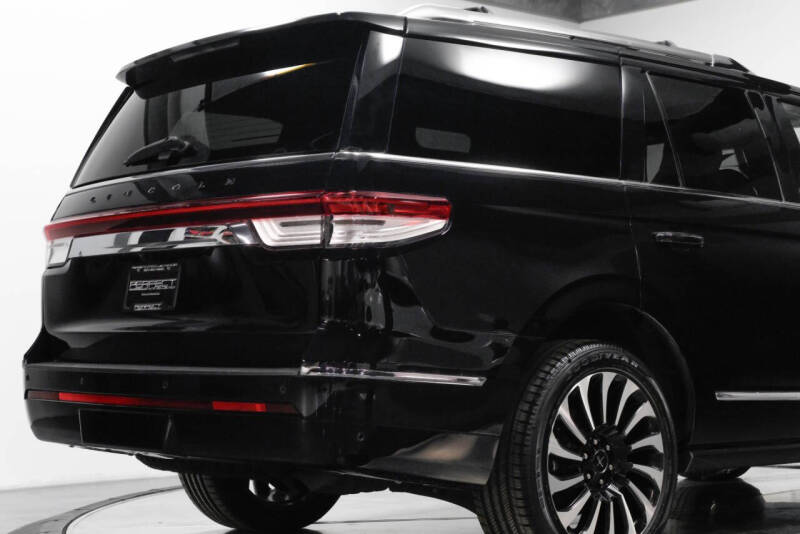 2022 Lincoln Navigator Black Label