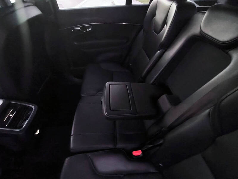 2020 Volvo XC90 T5 Momentum