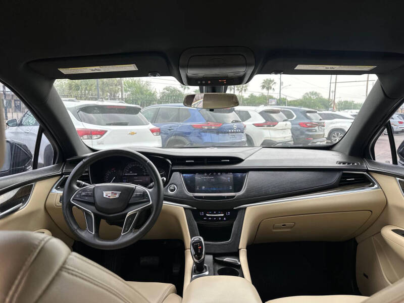 2017 Cadillac XT5