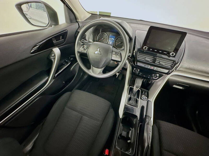 2023 Mitsubishi Eclipse Cross LE