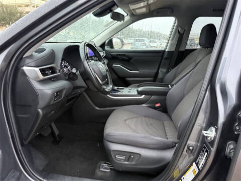 2023 Toyota Highlander LE