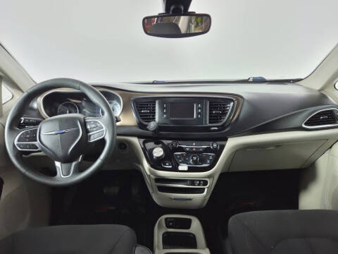2017 Chrysler Pacifica LX