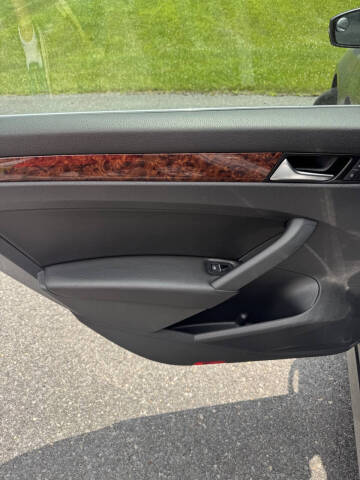 2013 Volkswagen Passat SEL PZEV