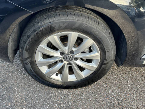 2015 Volkswagen Beetle 1.8T Entry PZEV