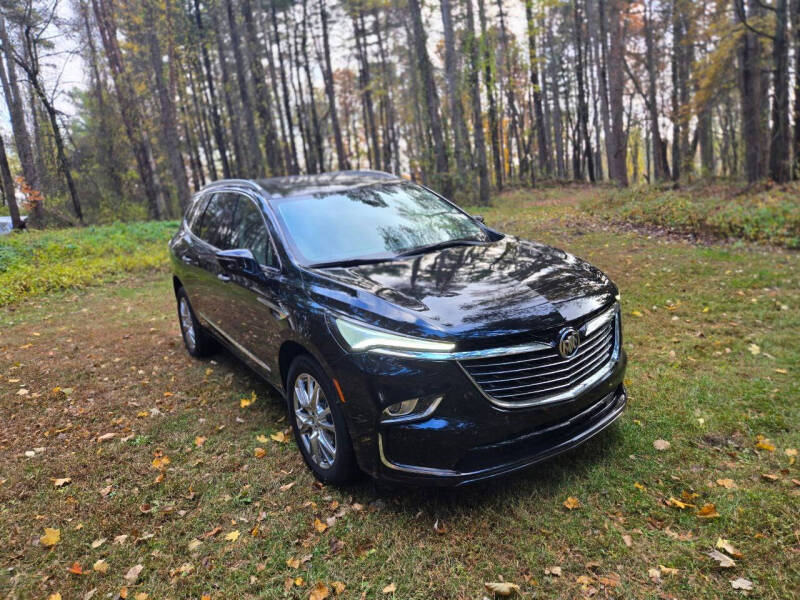 2024 Buick Enclave Essence's photo