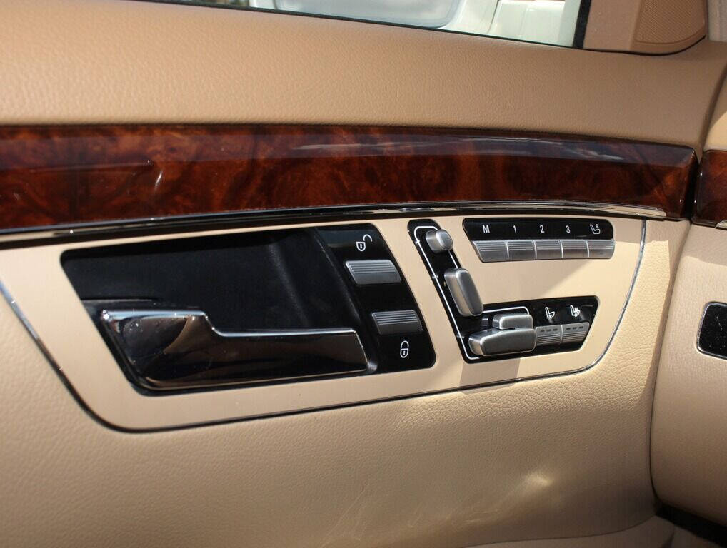 2013 Mercedes-Benz S-Class  - $21,995