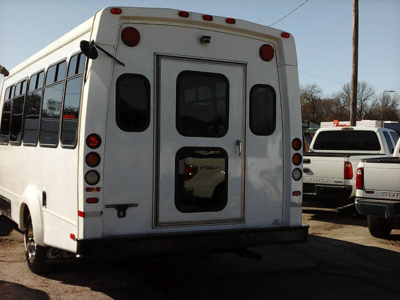 2011 Ford E-Series E-450 SD