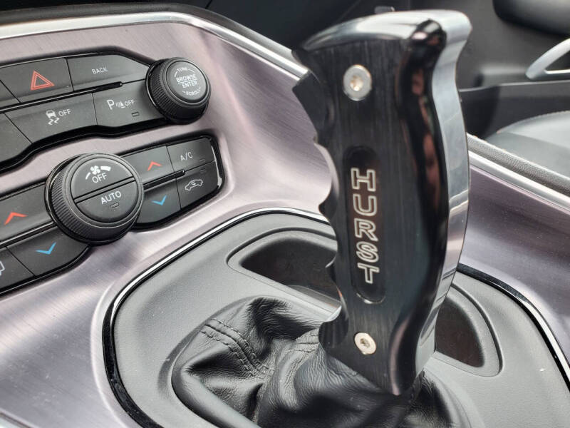 2016 Dodge Challenger 392 HEMI Scat Pack Shaker