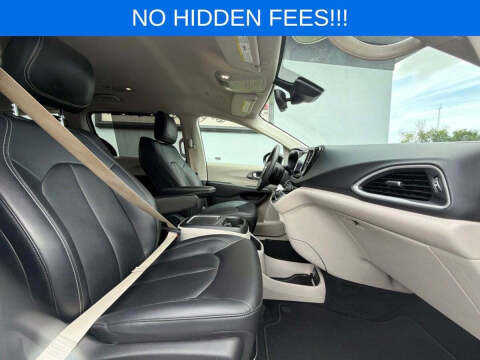 2024 Chrysler Pacifica Touring L