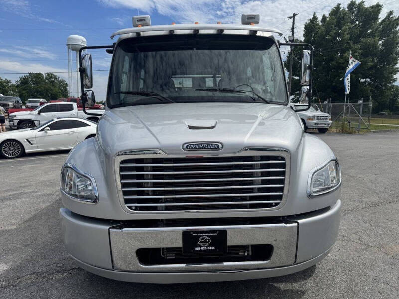 2005 Freightliner M2 106