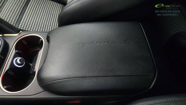 2024 Porsche Cayenne S Coupe