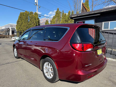 2018 Chrysler Pacifica LX