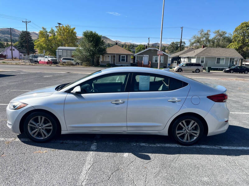 2018 Hyundai Elantra SEL photo 3