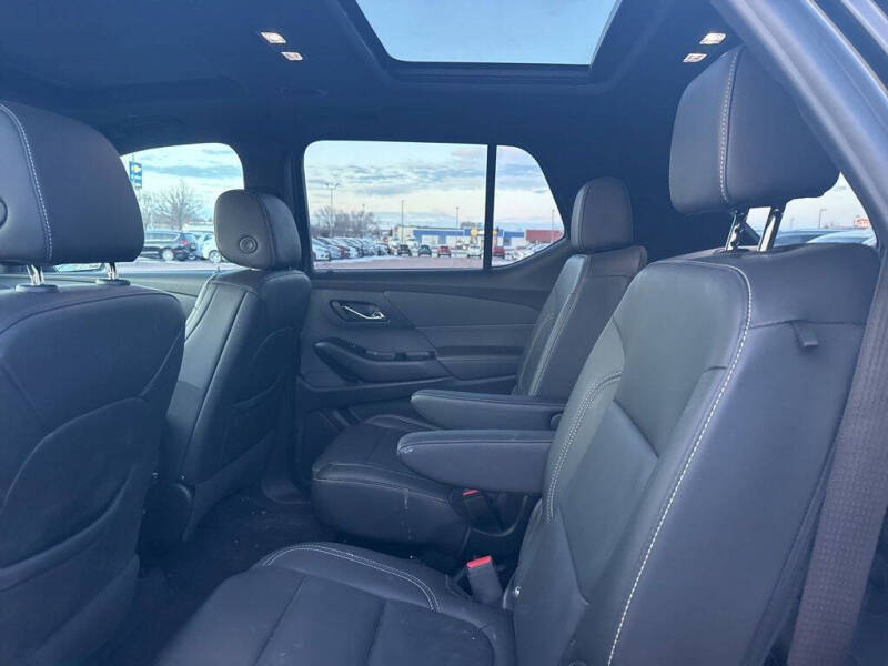 2023 Chevrolet Traverse LT Leather