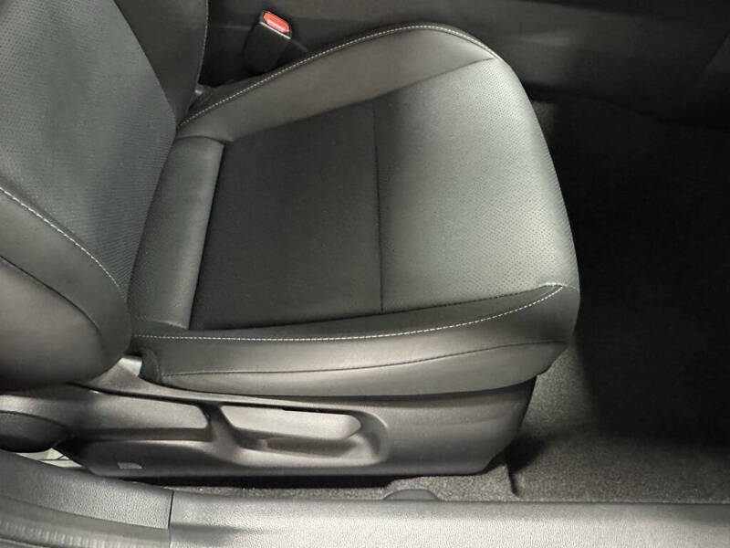 2025 Toyota Prius XLE