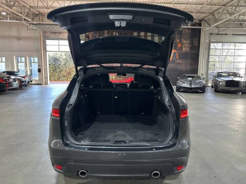 2017 Jaguar F-PACE 35t R-Sport