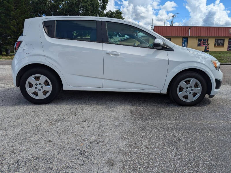 2015 Chevrolet Sonic LS photo 3