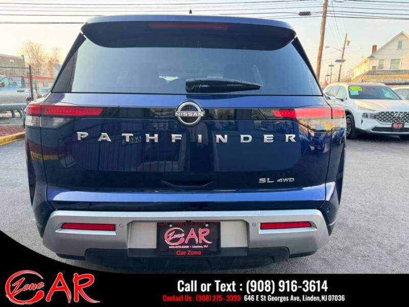 2022 Nissan Pathfinder SL