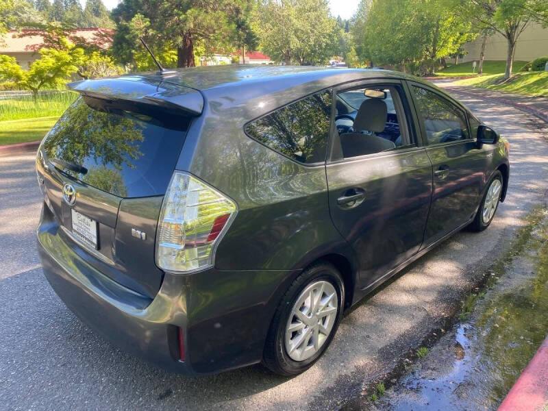 2013 Toyota Prius v Three