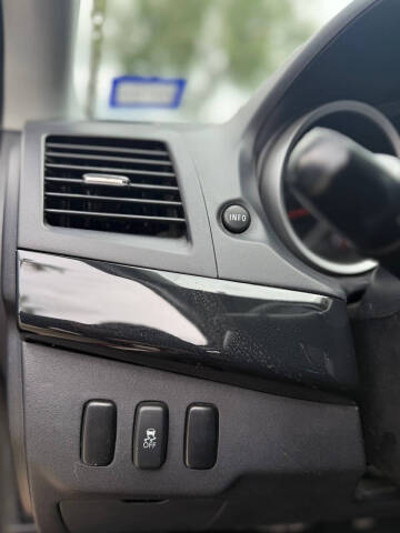 2017 Mitsubishi Lancer LE