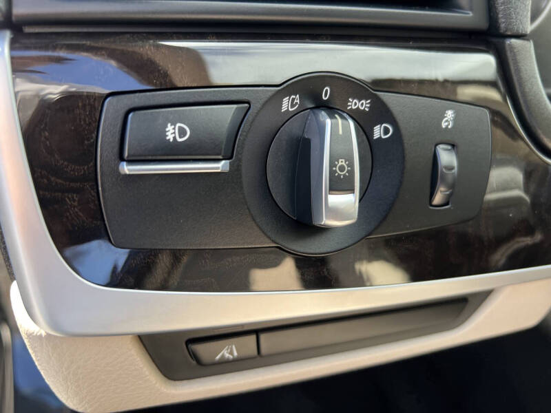 2013 BMW 5 Series 528i xDrive