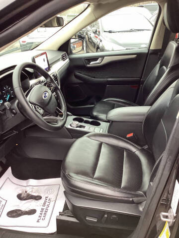 2020 Ford Escape SEL