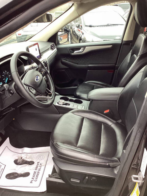 2020 Ford Escape SEL