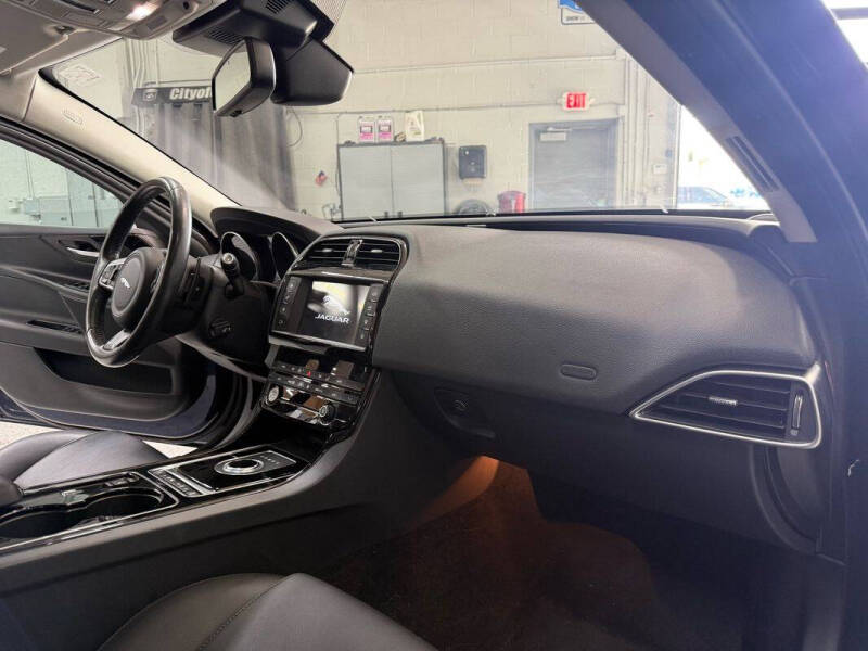 2017 Jaguar XE 25t Premium