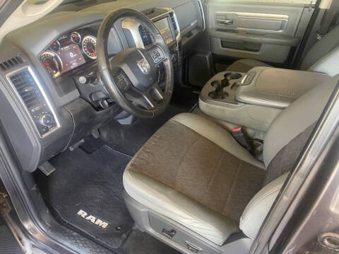 2017 RAM 1500 SLT