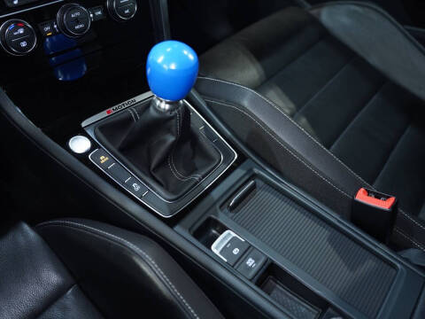 2016 Volkswagen Golf R 4Motion