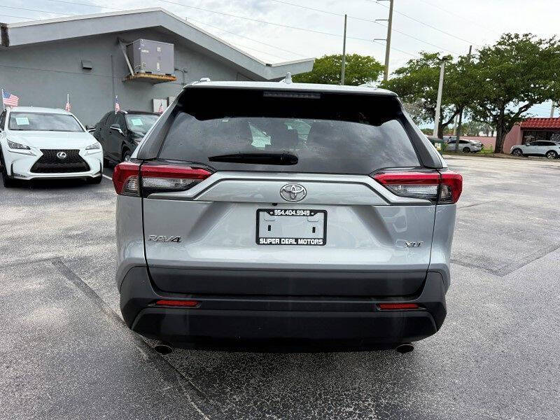 2021 Toyota RAV4 XLE