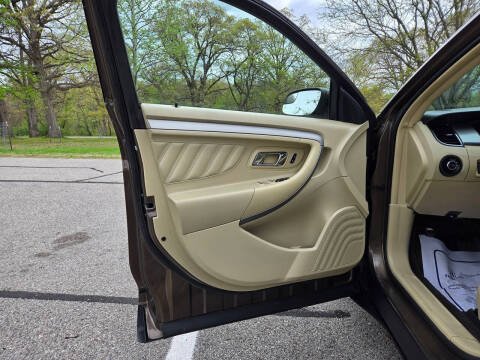 2015 Ford Taurus SEL