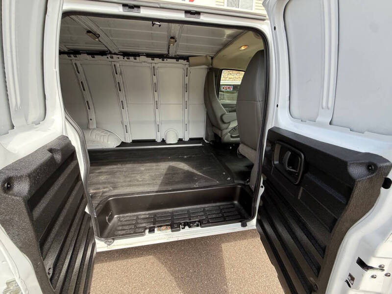 2023 Chevrolet Express 2500